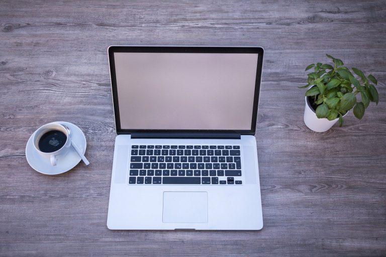 Hoe zet je je eigen kledingwebshop succesvol op?