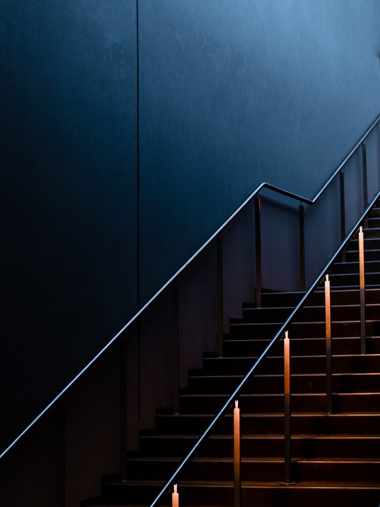 Een traplift tweedehands aanschaffen voor meer zelfstandigheid